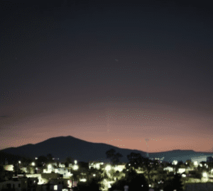 Cometa DEL SIGLO visto desde Michocán. (Facebook Astronomízate)