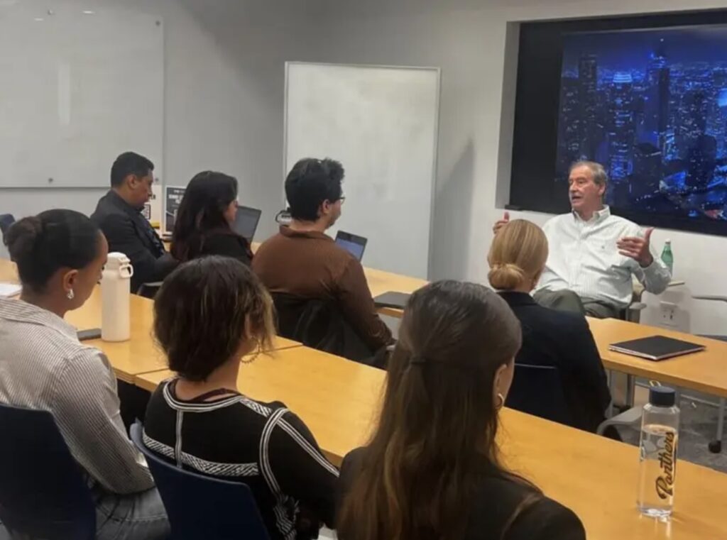 Da Vicente Fox su primera catedra en la Universidad de Florida