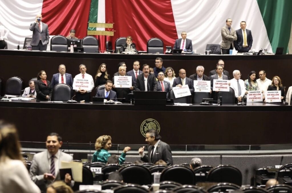 Diputados aprueban reforma para que el Infonavit construya viviendas