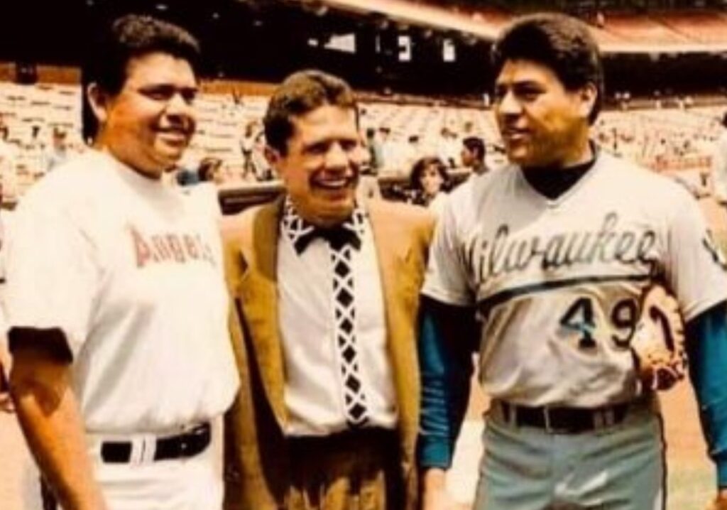 Julio César Chávez despide a Fernando Valenzuela con emotivo homenaje