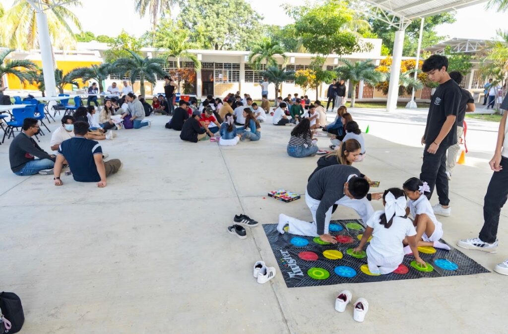 Alumnos de la Unicaribe fabrican materiales sensoriales