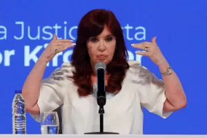 Ex Presidenta de Argentina condenada a 6 anos de carcel