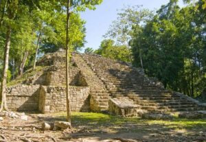 Oxtankah, zona arqueológica de Quintana Roo, reabre sus puertas al público