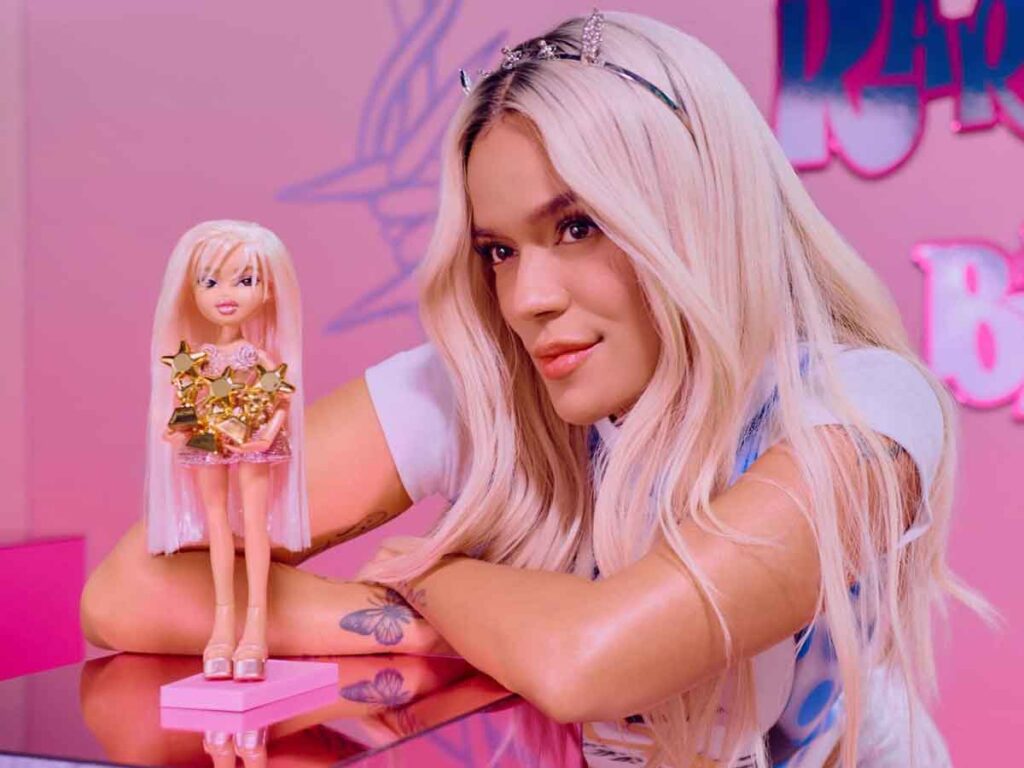 Karol G presume ser la primera artista en tener muñeca Bratz