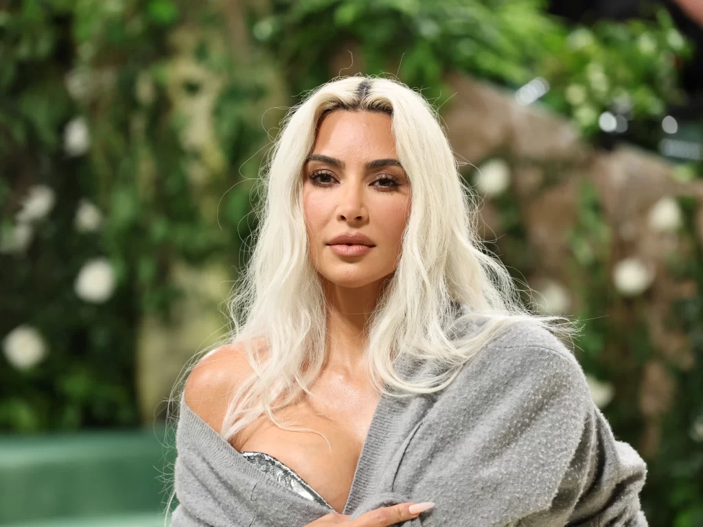 Kim Kardashian luce espectacular collar de la Princesa Diana