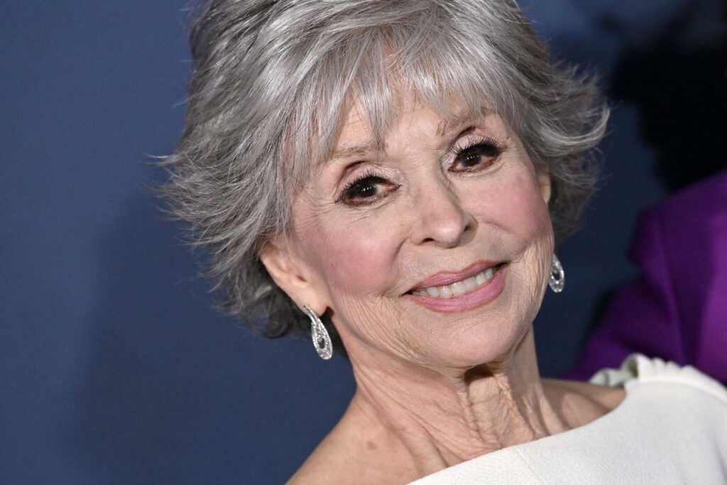 Barbie rinde homenaje a Rita Moreno, la primera latina en ganar un Oscar