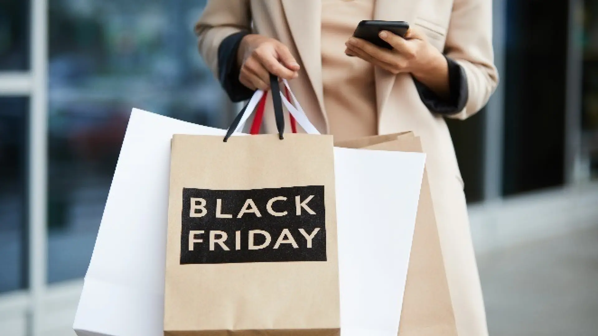 li los descuentos enganosos del black friday en el punto de mira por la ocu