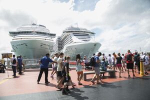 Impuestos a cruceros en México se atrasa por seis meses