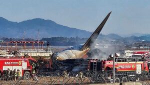 Avion se estrella en Aeropuerto de Corea del Sur VIDEO 1