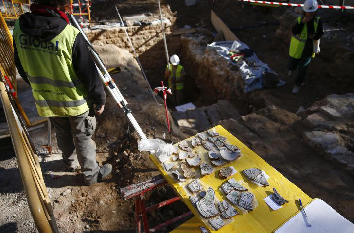 Descubrimiento arqueológico en calle emblemática de Barcelona