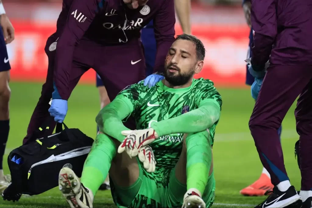 Donnarumma sufre tremendo golpe en la cara en triunfo del PSG sobre el Mónaco