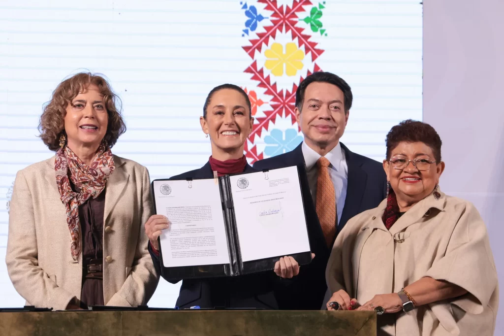 Firma Claudia Sheinbaum decreto para que sea la Universidad Rosario Castellanos nacional