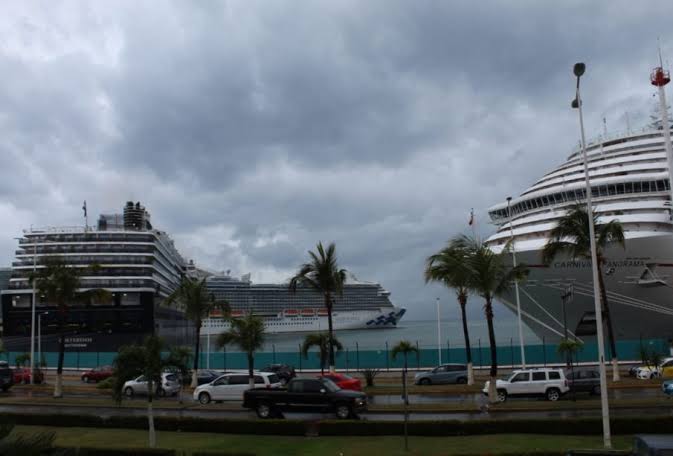 Aprueban impuesto a turistas de cruceros que lleguen a México