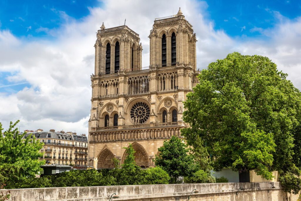 Notre Dame reabre sus puertas en diciembre de 2024 con estrictas medidas de seguridad