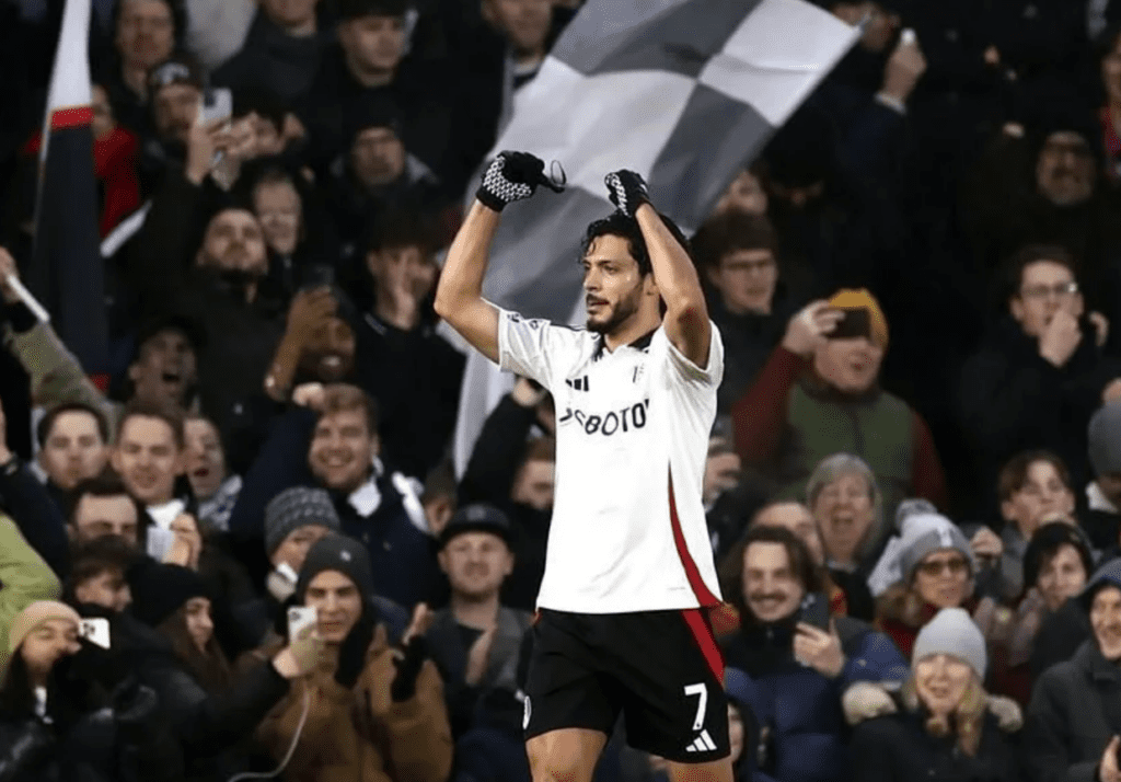 Raúl Jiménez anota con el Fulham y empata récord en Premier League