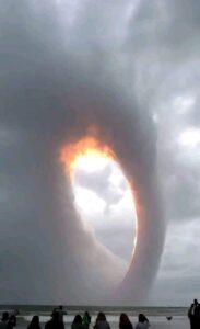 Anillo de fuego en el cielo deja a muchos sin palabras en las Islas Canarias 