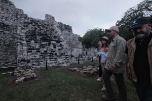 Zona Aqueologica El Meco en Cancun vuelve a abrir sus instalaciones