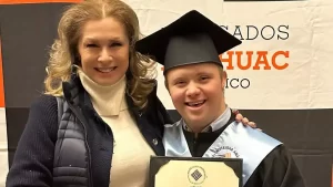 Leticia Calderón celebra la graduación de su hijo Luciano