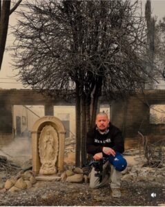 Estatua de la Virgen de Guadalupe aparece intacta tras fuertes incendios en Los Ángeles 