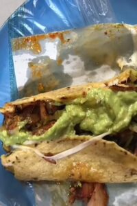 Juan Gabriel se aparece en envoltura de tacos y se hace viral