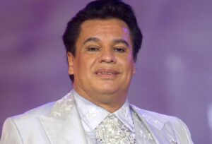 Juan Gabriel se aparece en envoltura de tacos y se hace viral