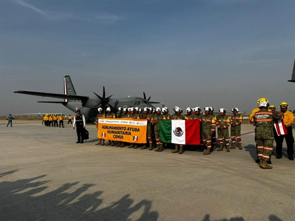 Mexicanos regresan de combatir incendios en California