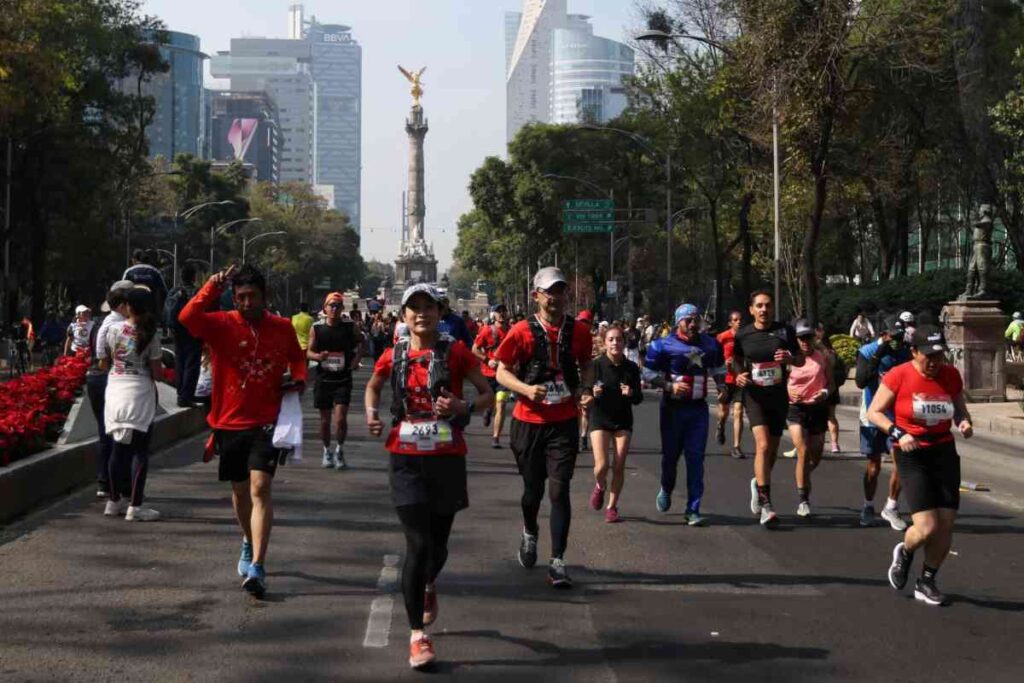 Maratón y Medio Maratón CDMX 2025: Cómo inscribirte y todo lo que debes saber