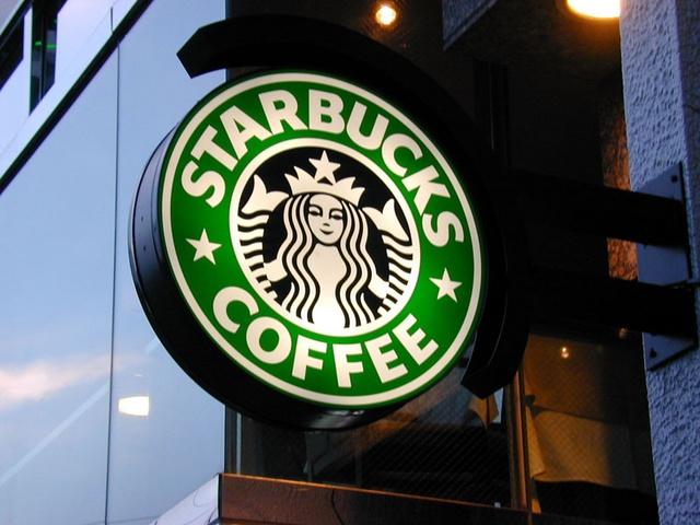 Starbucks actualiza su política de puertas abiertas: Nuevo código de conducta en sus cafeterías