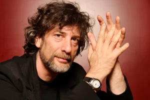 Neil Gaiman es acusado de abuso íntimo por varias mujeres 