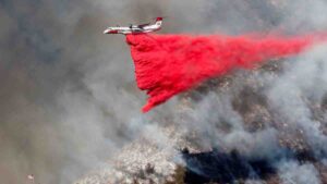 Polvo rosa combate los incendios en Los Ángeles ¿Qué es? 