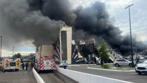 sinaloa se registra fuerte incendio en plaza comercial de culiacxn version1737056817339.jpg 1405275410