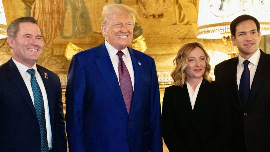 Visita la primera ministra italiana, Giorgia Meloni, a Donald Trump en Mar-a-Lago