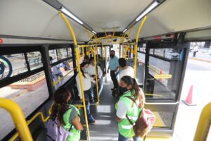 Usuario intenta subir una estufa al autobús Va y Ven y se lo negaron