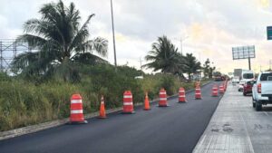 Avanzan trabajos en carretera federal 307 trabajan tramo Tulum Cancun .