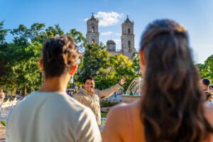 Grupo Xcaret reconoce a guías turísticos, embajadores del patrimonio cultural y natural de los destinos