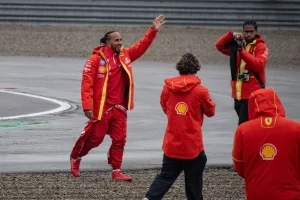 Lewis Hamilton sigue sin creer su estancia en Ferrari