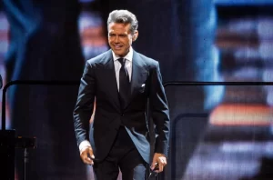 Luis Miguel deberia mas 6 millones de pesos por vuelos privados