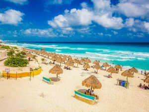 Playa Delfines y Playa Norte reciben premio en el Travelers Choice 2025 de Tripadvisor