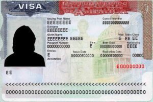 Revocan visa a maestra mexicana al intentar cruzar a Estados Unidos 