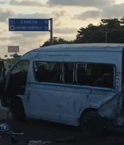 Accidente en carretera Playa del Carmen-Puerto Morelos deja al menos 11 heridos