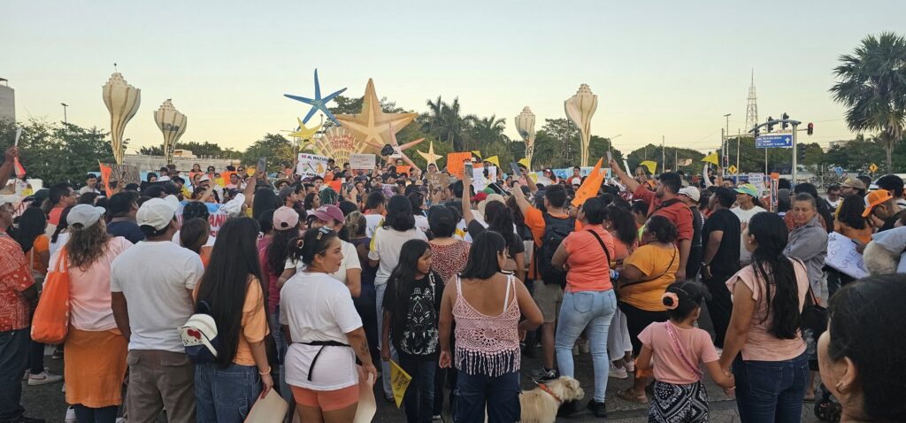 Ciudadanos marchan contra el maltrato animal en Cancún