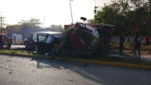 Choque masivo de autos deja un muerto y varios heridos en Playa del Carmen