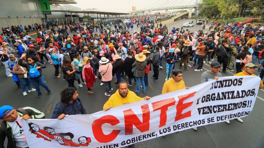 cnte marcha en cdmx y protesta en inmediaciones del aicm tercer dia de caos vial 083425