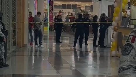 Violento intento de asalto en Plaza Las Américas desata pánico y cierre de negocios