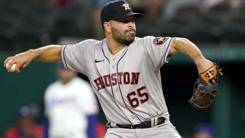 Tigers firman a mexicano campeón de la Serie Mundial