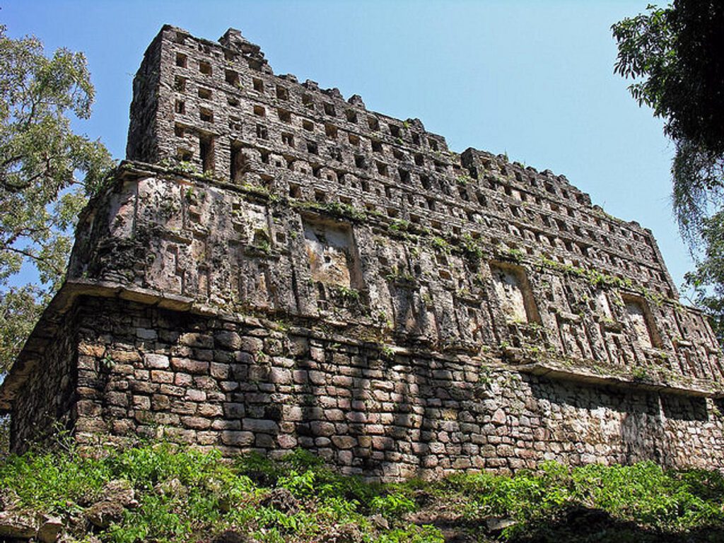 Yaxchilán, la antigua ciudad Maya que pocos conocen y deberías visitar