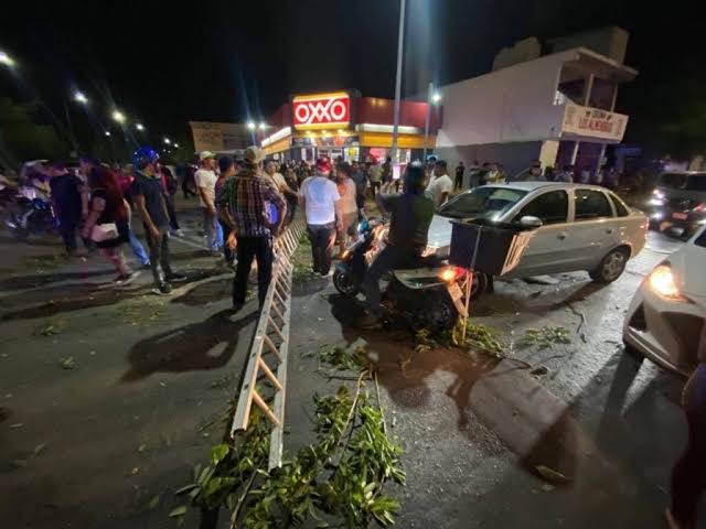 Bloqueos en Playa del Carmen por apagón
