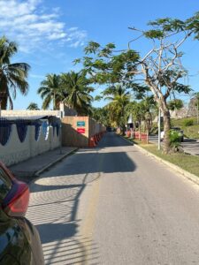 Pese a suspensión, continúan con obras en la ribera de la Laguna de Bacalar