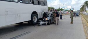 Accidente en Boulevard Colosio de Cancún deja dos heridos