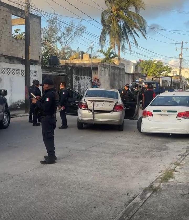 Detienen a 2 asaltantes de la SM 228 de Cancún, luego de persecución policial